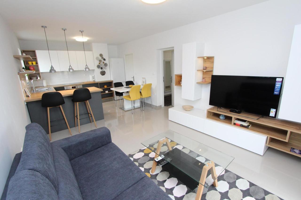 Apartment Sorriso 2 Ровин Екстериор снимка