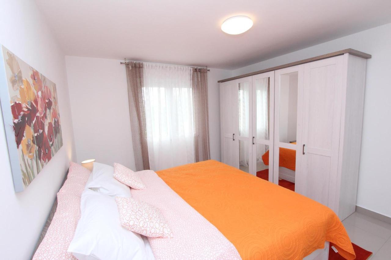 Apartment Sorriso 2 Ровин Екстериор снимка