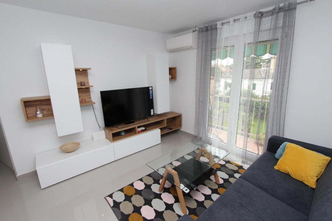 Apartment Sorriso 2 Ровин Екстериор снимка