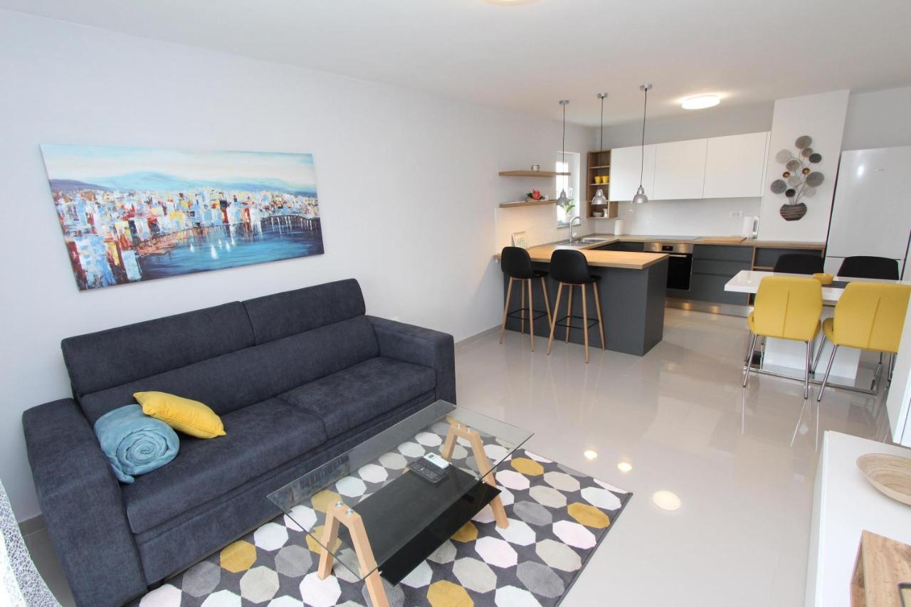 Apartment Sorriso 2 Ровин Екстериор снимка