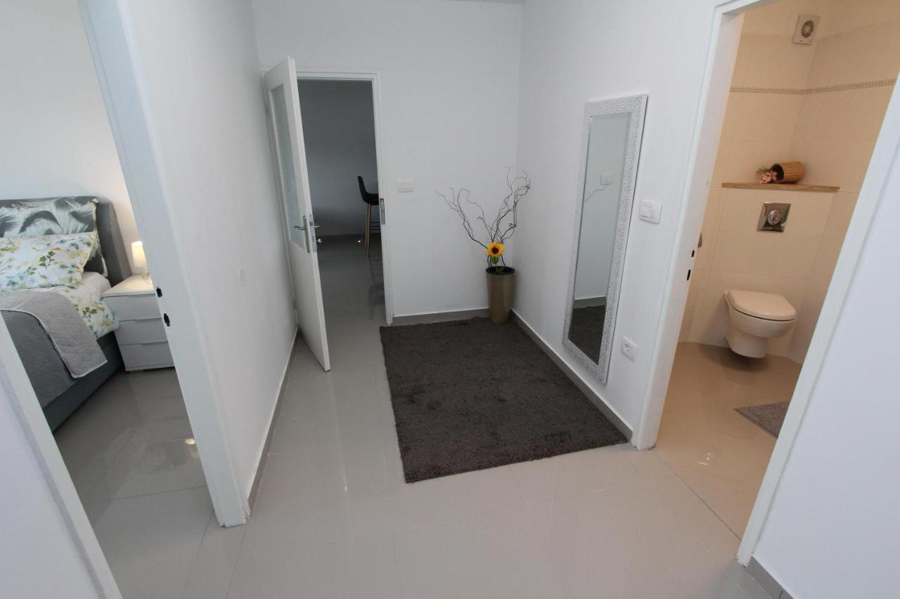 Apartment Sorriso 2 Ровин Екстериор снимка
