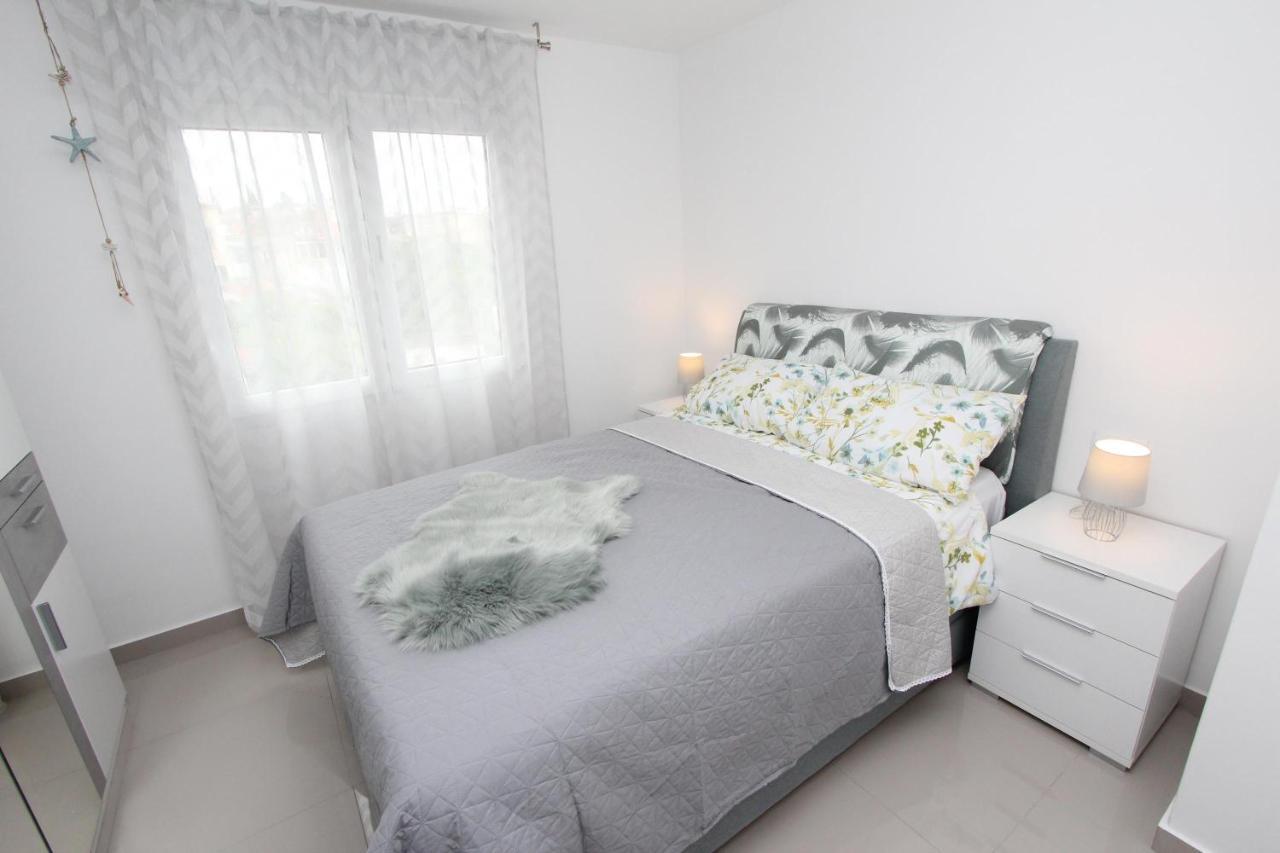 Apartment Sorriso 2 Ровин Екстериор снимка
